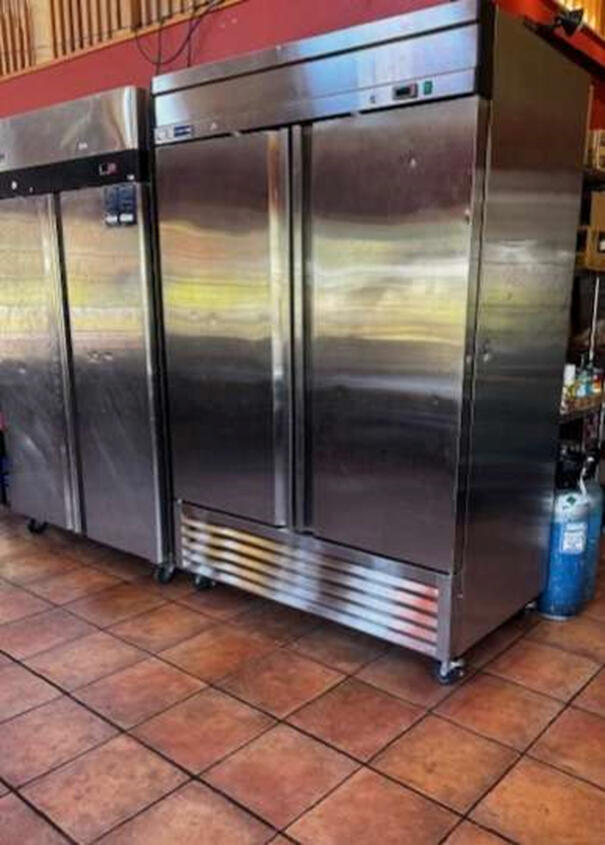 Restaurant reach-in & walk-in refrigeration